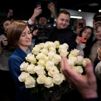 Die amtierende Präsidentin von Moldau, Maia Sandu, hat die Wahl erneut gewonnen.