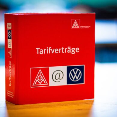 Der Tarifstreit bei Volkswagen betrifft 130.000 Mitarbeiter in Niedersachsen, Hessen und Sachsen. (Symbolbild)