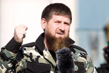 Der tschetschenische Machthaber Ramsan Kadyrow droht der Ukraine nach mehreren Drohnenangriffe mit Rache. (Archivbild)