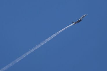 Israel greift nach dem Sturz Assads in Syrien Militärziele in dem Land an. (Symbolbild)