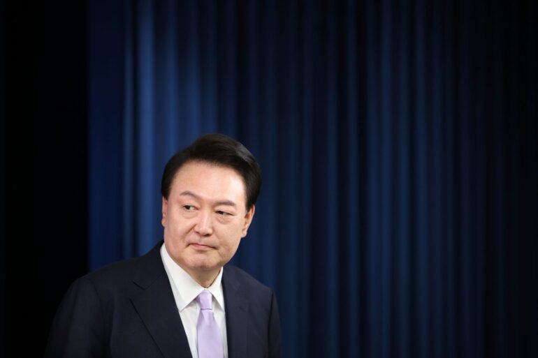 Südkoreas Präsident Yoon Suk Yeol gerät zunehmend unter Druck. (Archivbild)