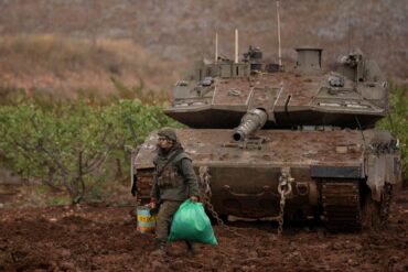 Israel hat die Verlegung eines Teils seiner Truppen aus dem Südlibanon in den Gazastreifen angekündigt.