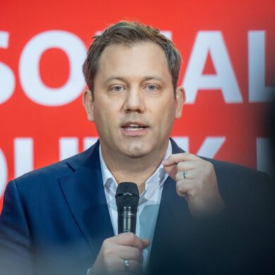 SPD-Chef Klingbeil fordert die Abschiebung von Asylbewerbern, die mit Terror drohen. (Archivfoto)