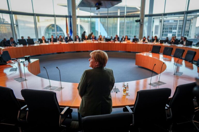 Dass sich Deutschland mit der Bundeswehr nach den Terroranschlägen in den USA vom 11. September 2001 an dem Militäreinsatz in Afghanistan beteiligt hat, findet Altkanzlerin Angela Merkel (CDU) auch im Rückblick richtig.