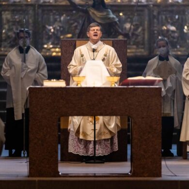 Etliche Besucher haben in Freiburg den Gottesdienst von Erzbischof Burger an Heiligabend gestört. (Symbolfoto).