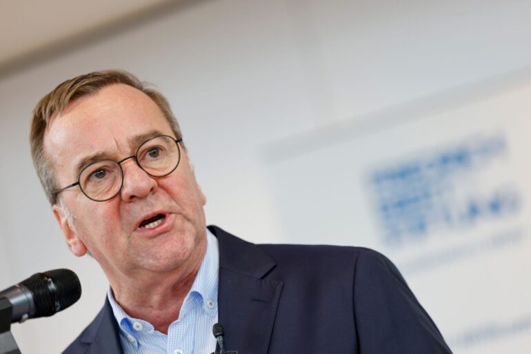 Mit Blick auf die Lage im Ostseeraum zieh der Verteidigungsminister einen Vergleich zum Kalten Krieg. (Archivbild)