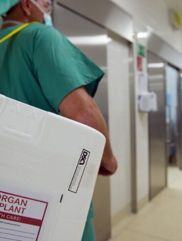 Mehr Organspenden werden weiterhin dringend benötigt. (Archivbild)