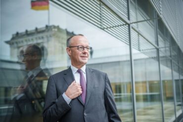 Am 20. Januar übernimmt Donald Trump die Regierungsgeschäfte in den USA. Wie soll sich Berlin auf dessen Politik gegenüber Kiew vorbereiten? Unions-Kanzlerkandidat Merz hat konkrete Vorstellungen.
