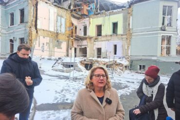 Bundesentwicklungsministerin Svenja Schulze hatte einen emotionalen Besuch der von einem russischen Raketenangriff stark geschädigten Kinderklinik Ochmatdyt in Kiew.