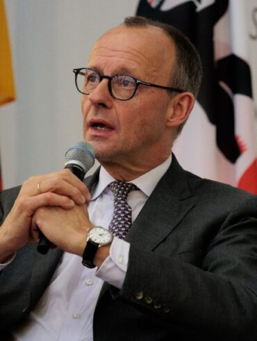 Friedrich Merz empört sich über Annalena Baerbock.