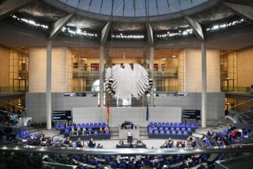 Auch wenn die Regierung geplatzt ist: Der Bundestag kann bis zur Neuwahl noch Gesetze beschließen. (Archivbild)