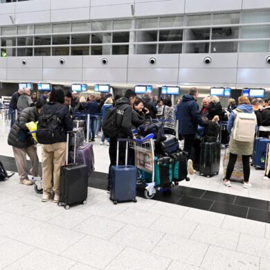 Für viele Passagiere wurde die Grenzkontrolle an den deutschen Flughäfen wegen einer IT-Störung zur Nervenprobe.