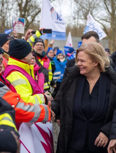 Es geht um mehr als 2,5 Millionen Beschäftigte.