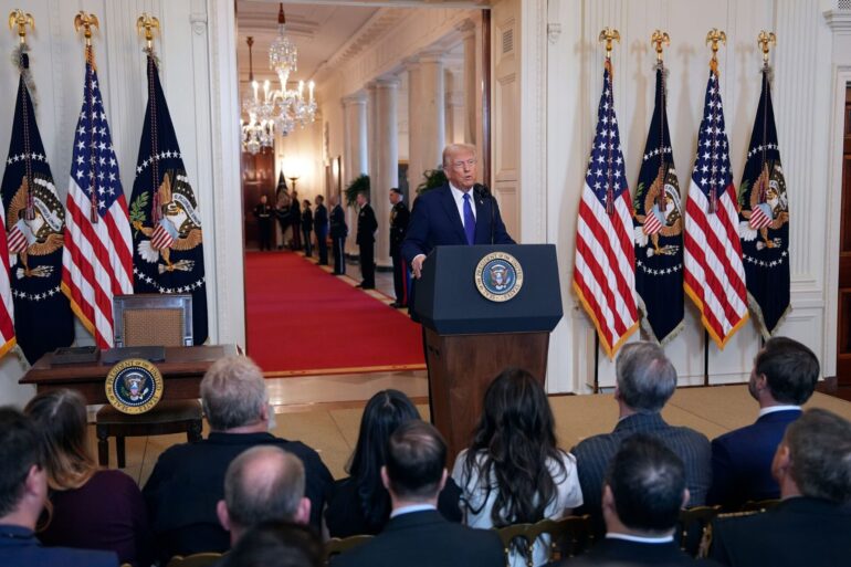 Trump beschreibt den «Laken Riley Act» als «Meilenstein».
