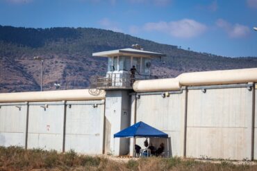 Während der vereinbarten Waffenruhe für den Gazastreifen sollen 33 israelische Geiseln gegen 1.904 inhaftierte Palästinenser ausgetauscht werden.