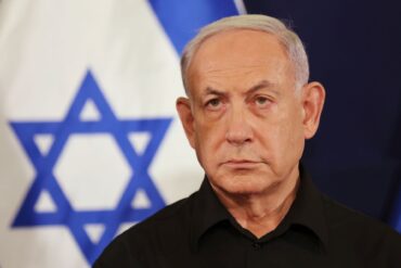 Nach einer Prostata-Operation ist der israelische Regierungschef Benjamin Netanjahu aus dem Krankenhaus entlassen worden.