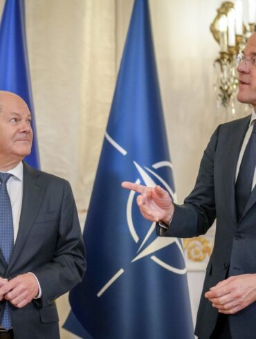 Scholz und Rutte in Helsinki.
