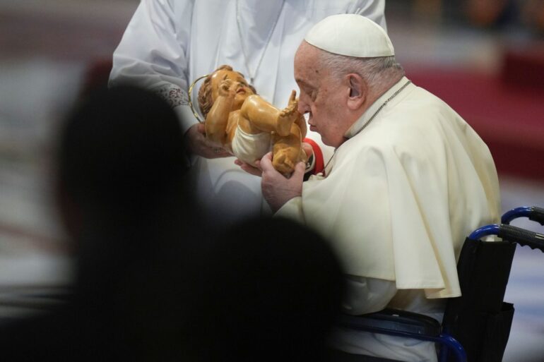 Papst Franziskus ernannte erstmals eine Frau zur Präfektin im Vatikan, die italienische Ordensschwester Simona Brambilla.