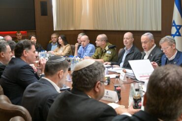 Nach dem Sicherheitskabinett stimmte nun auch die israelische Regierung dem Abkommen zu.