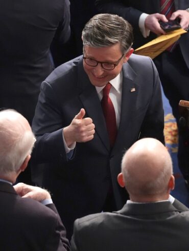 Mike Johnson bleibt Vorsitzender des US-Repräsentantenhauses.