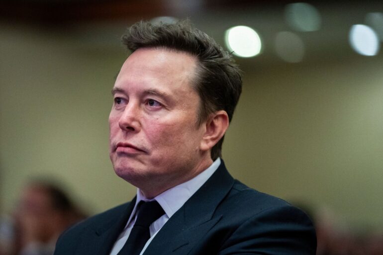 Musk fordert die Auflösung des britischen Parlaments.