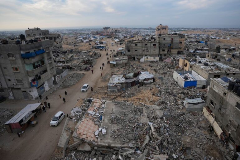 In den Süden des Gazastreifens vertriebene Palästinenser sollen in wenigen Tagen in den zerstörten Norden zurückkehren können. (Symbolbild)