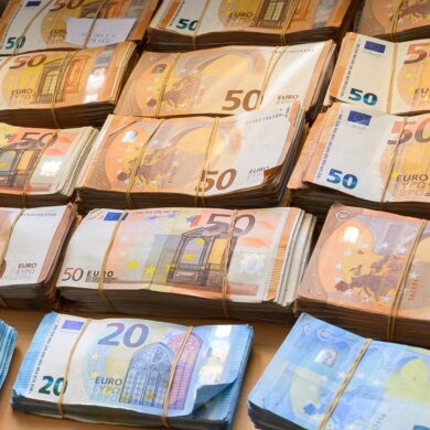 Großspenden füllen derzeit die Wahlkampfkassen von CDU und FDP.