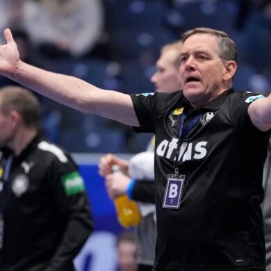 Bundestrainer Alfred Gislason und die deutschen Handballer scheitern im WM-Viertelfinale.