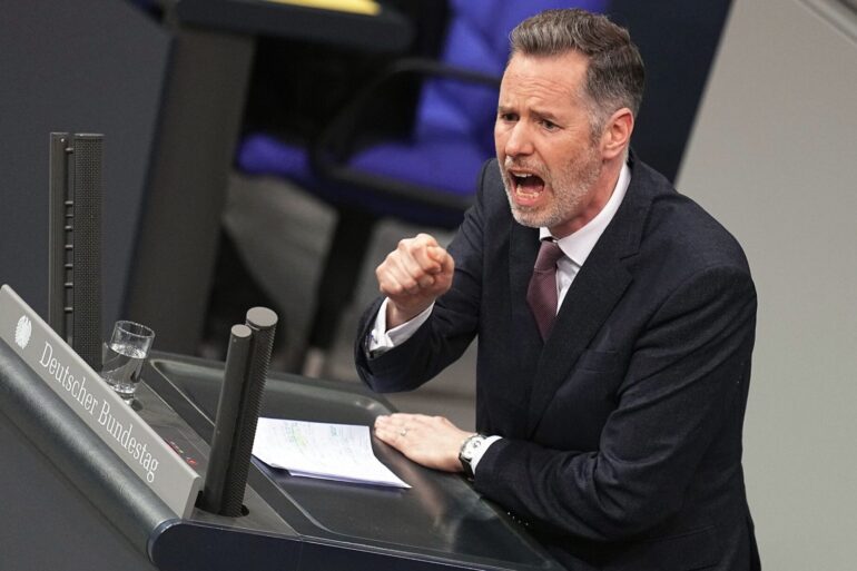 Christian Dürr, Fraktionsvorsitzender der FDP, rechnet ab mit der Migrationspolitik der Grünen.