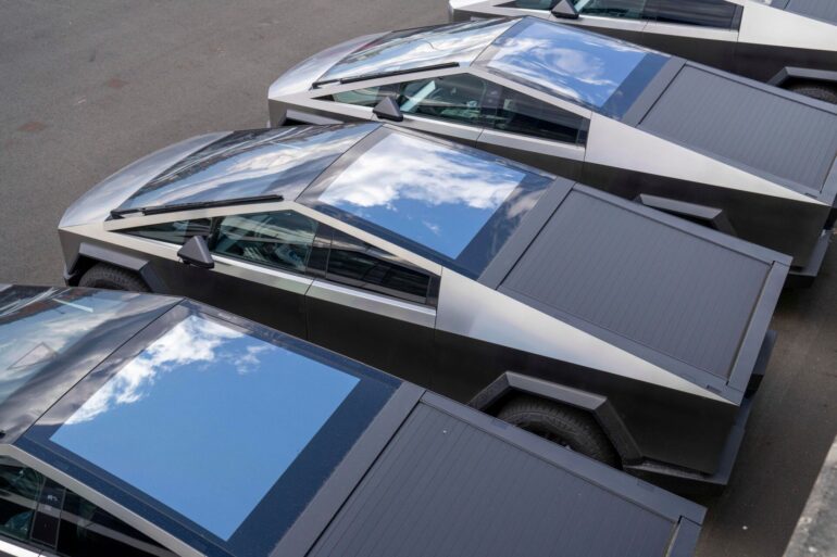 Nach Bekanntwerden des Dokuments wurde spekuliert, dass in Teslas Modelpalette der «Cybertruck» am ehesten zum Umbau in ein gepanzertes Fahrzeug geeignet ist. (Archivbild)
