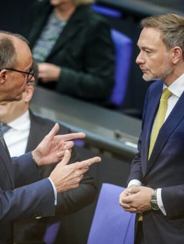 Christian Lindner (r) will gerne mit Friedrich Merz regieren - aber einer Meinung sind sie nicht immer. (Archivbild)