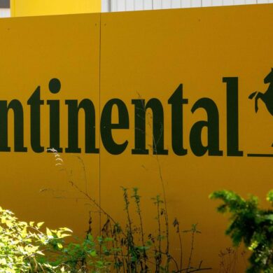 Der Zulieferer Continental will sich von seiner Automotive-Sparte trennen und streicht vorher noch einmal 3.000 Stellen. (Archivbild)