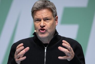 Habecks Formulierungen zur Migration haben Widerstand ausgelöst in den eigenen Reihen.
