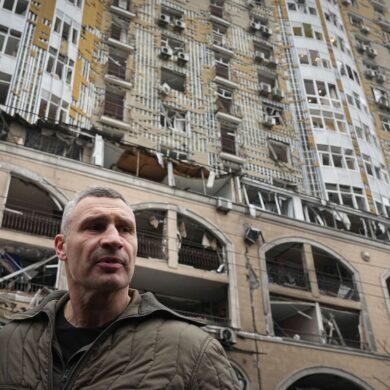 Kiews Bürgermeister Klitschko berichtet von mehreren Opfern. (Archivbild)