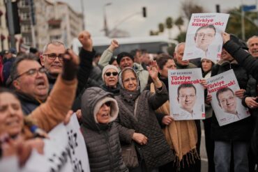 Protest gegen die Festnahme in Istanbul.
