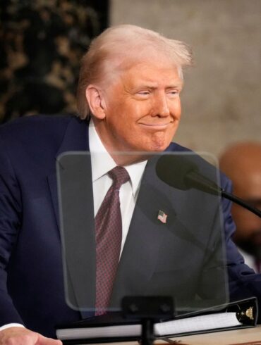 Trump teilt bei dem Auftritt vor dem Kongress gegen Demokraten aus.