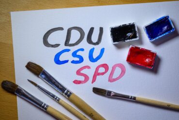 In den Koalitionsverhandlungen sollen die Arbeitsgruppen bis Montagnachmittag schriftlich die Ergebnisse ihrer Beratungen abliefern. (Symbolbild)