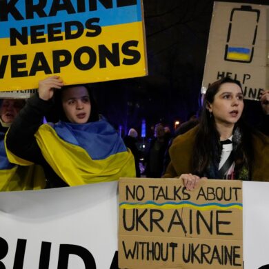 Die Ukraine ist bisher auf US-Militärhilfe im Kampf um ihr Bestehen im russischen Angriffskrieg angewiesen. (Archivbild)