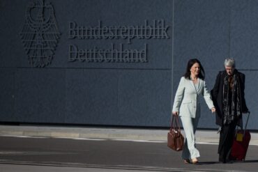 Auf den Weg in den Nahen Osten: Außenministerin Baerbock.