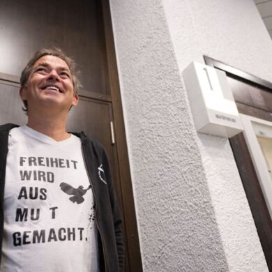 Ballweg sieht sich als Verfolgter der Justiz.