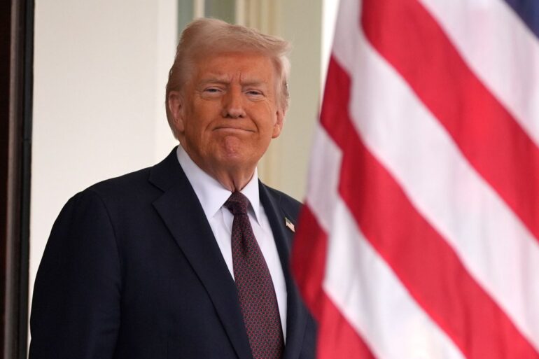 Mit seinem Dekret hob Trump einen mehr als 20 Jahre alten Erlass des damaligen US-Präsidenten Clinton auf.