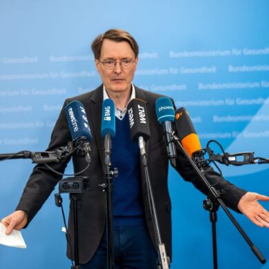 Von der elektronischen Patientenakte erhofft sich der scheidende Gesundheitsminister Karl Lauterbach (SPD) große Verbesserungen.