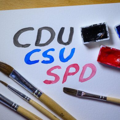 Ob ihnen das Zukunftsbild gefällt, dass die Parteioberen von CDU, CSU und SPD entworfen haben, entscheiden nun die Parteigremien und Mitglieder. (Symbolbild)
