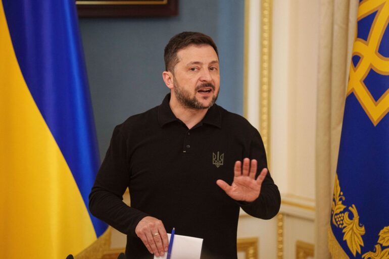 Einen Verzicht auf die von Russland annektierte Schwarzmeer-Halbinsel Krim als Weg zum Frieden mit Moskau lehnt der ukrainische Präsident Wolodymyr Selenskyj ab. (Archivbild)