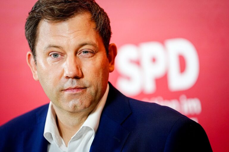 Lars Klingbeil spricht erstmals über seine schwere Erkrankung.