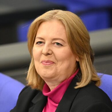Der Beamtenbund ist strikt gegen die Forderung der neuen Ministerin. (Archivbild)
