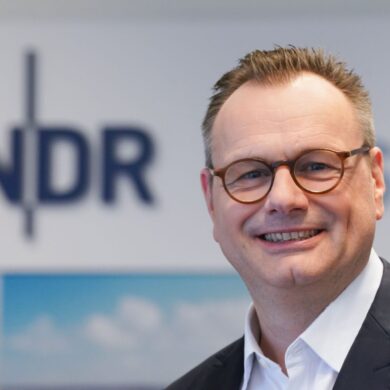 Der langjährige NDR-Manager Hendrik Lünenborg wird Intendant des ARD-Senders.