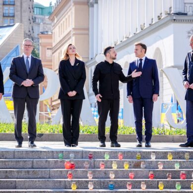 Tusk, Starmer, Macron und Merz mit dem ukrainischen Präsidenten Wolodymyr Selenskyj.