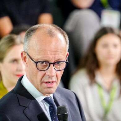 Es gibt einen neuen Papst - und Bundeskanzler Friedrich Merz gehört zu den ersten Gratulanten.