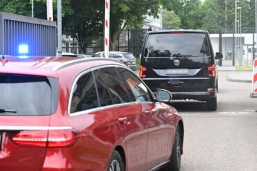 Die Bundesanwaltschaft ließ die Festgenommenen nach Karlsruhe bringen.